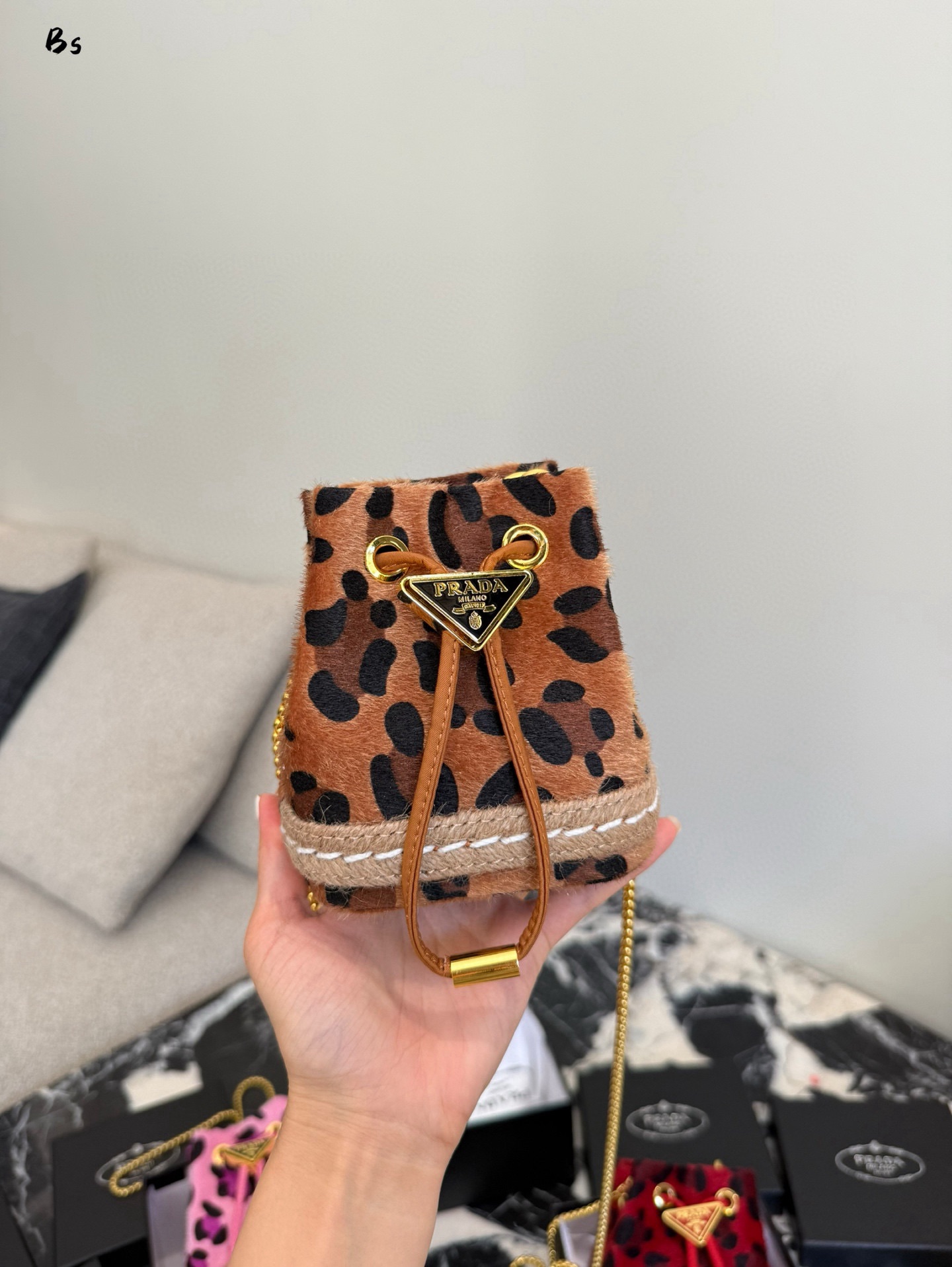Fashionable and super cute small bag