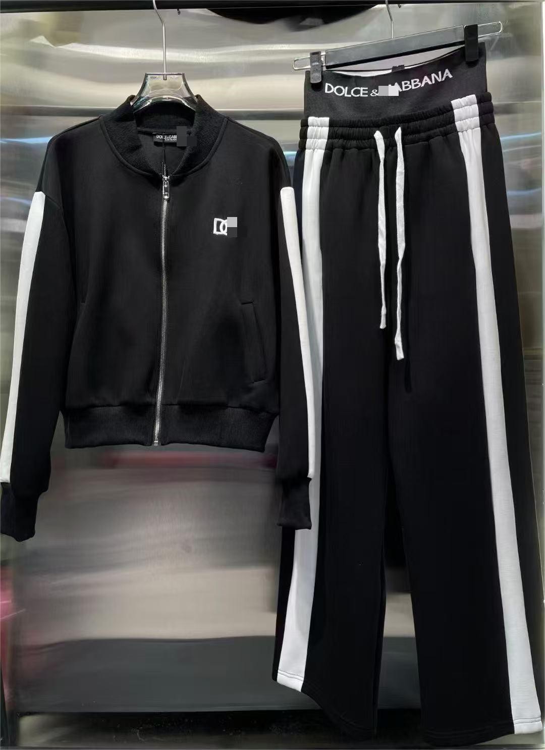 Fashionable casual athletic suit
