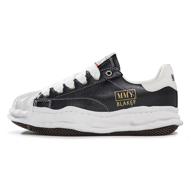 Bestselling canvas shoes