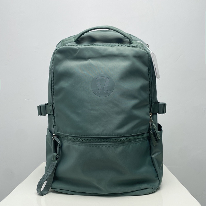 Stylish and versatile backpack, suitable as a college student's schoolbag and outdoor hiking pack