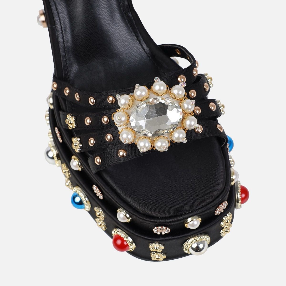 2025 best-selling high heels embellished with pearls and gems