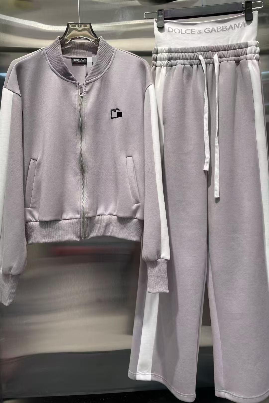 Fashionable casual athletic suit