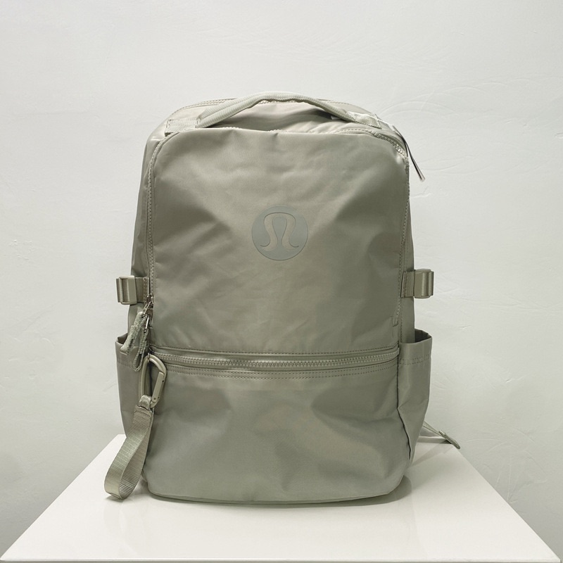 Stylish and versatile backpack, suitable as a college student's schoolbag and outdoor hiking pack