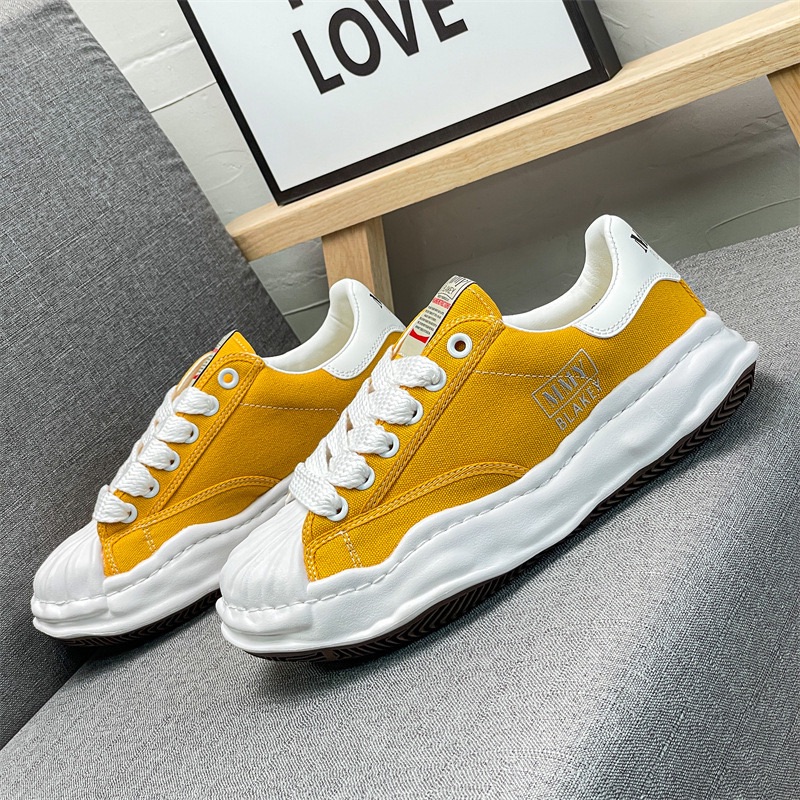 Bestselling canvas shoes
