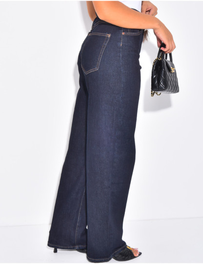 Wide-leg jeans with cuffed waist
