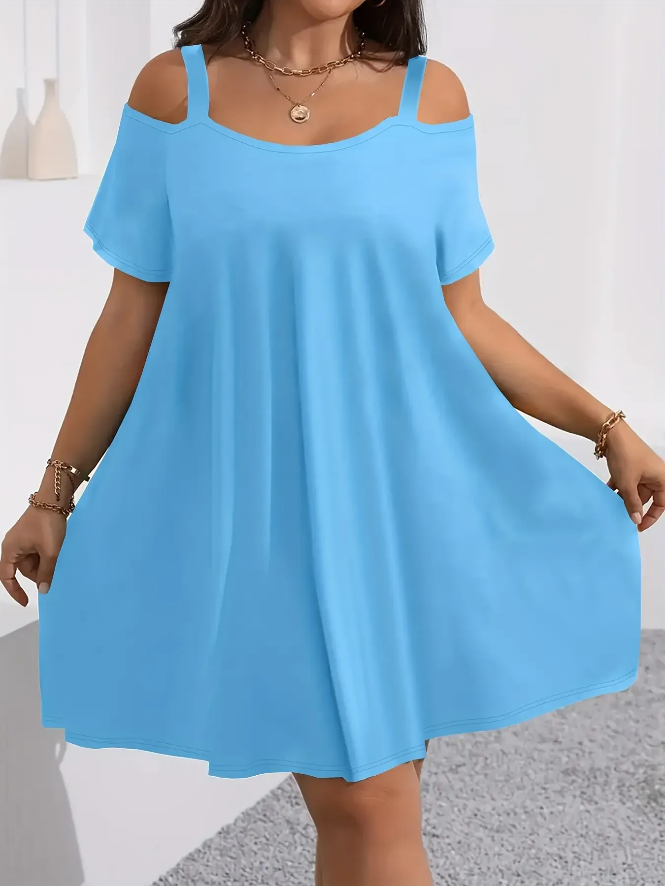 Plus Size Women's Round Neck Short Sleeve Shoulder Cut Out Fitted Casual Midi Dress, Comfortable Fabric, Perfect for Bridesmaids, Vacation, Travel