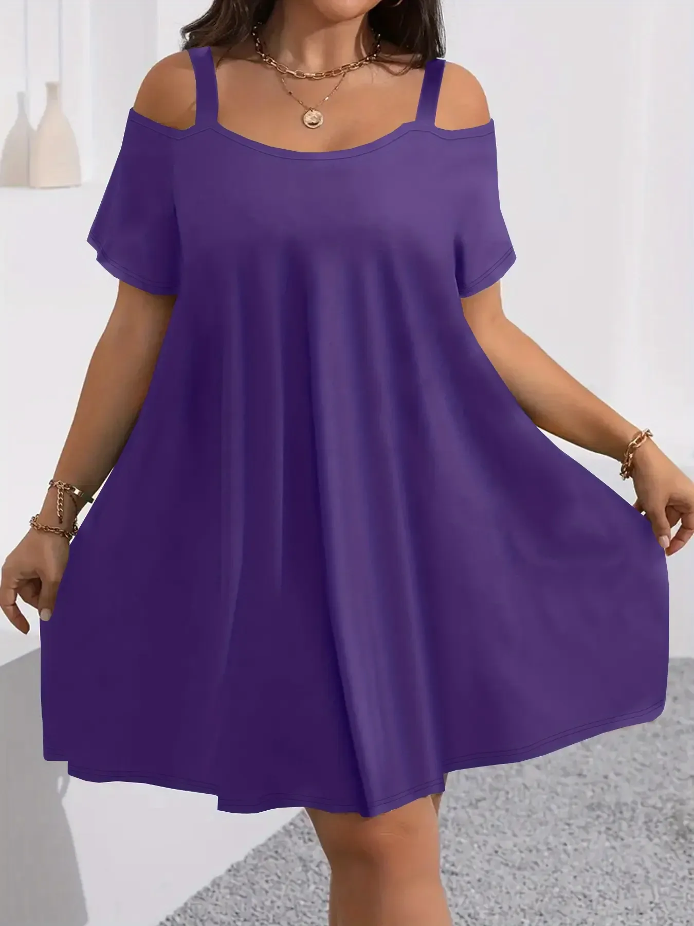 Plus Size Women's Round Neck Short Sleeve Shoulder Cut Out Fitted Casual Midi Dress, Comfortable Fabric, Perfect for Bridesmaids, Vacation, Travel