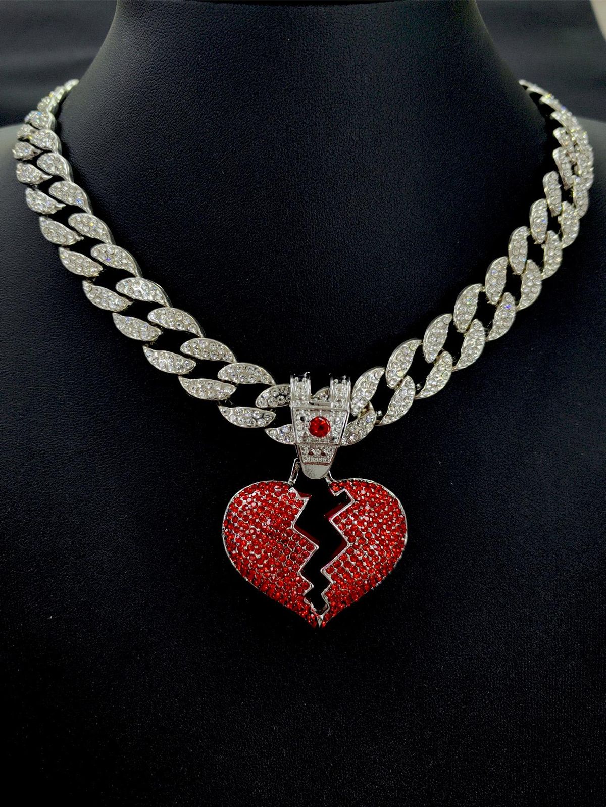 Marvel Spider-Man Print T-Shirt Rhinestone Heart Charm Necklace