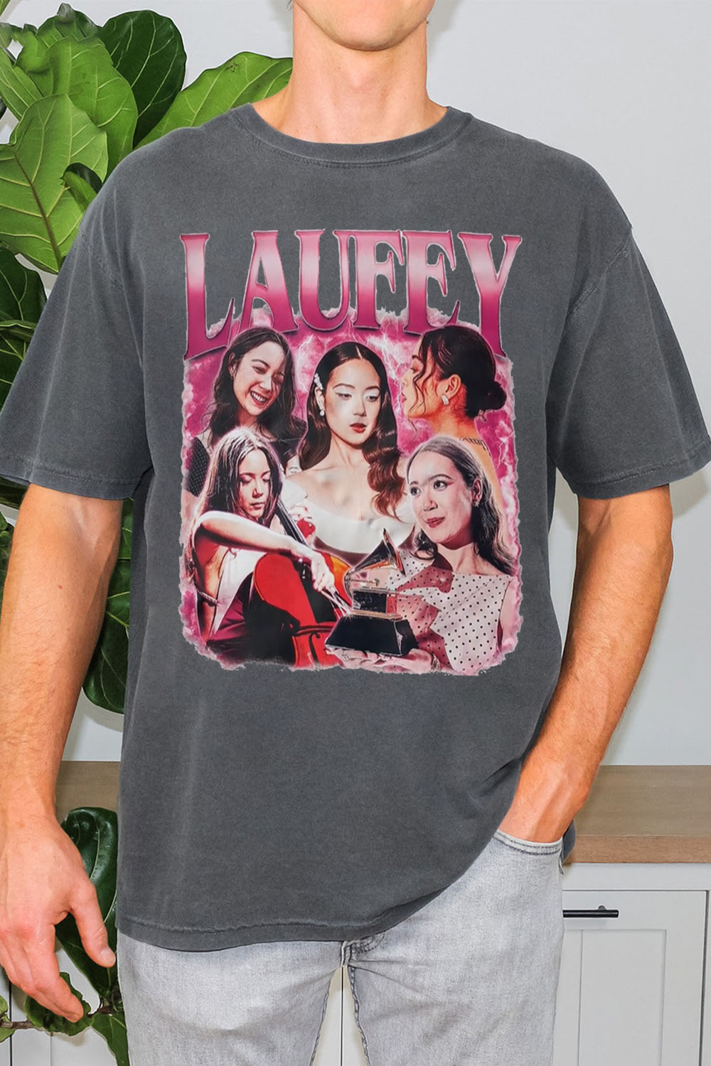 laufeyland T-shirt