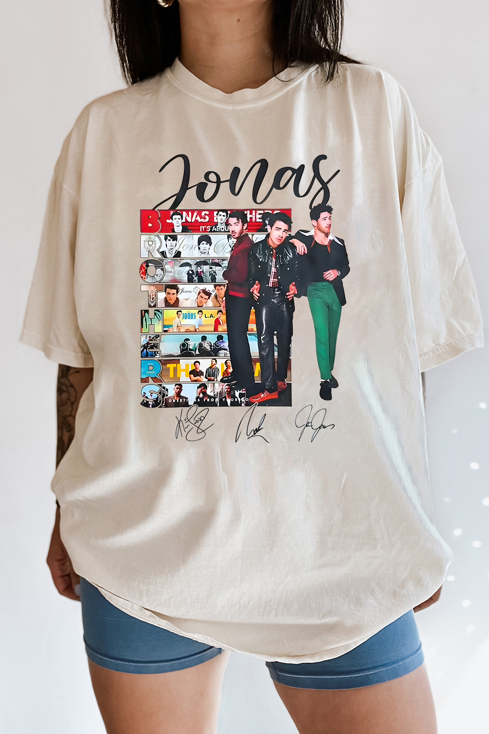 JONAS BROTHERS T-shirt