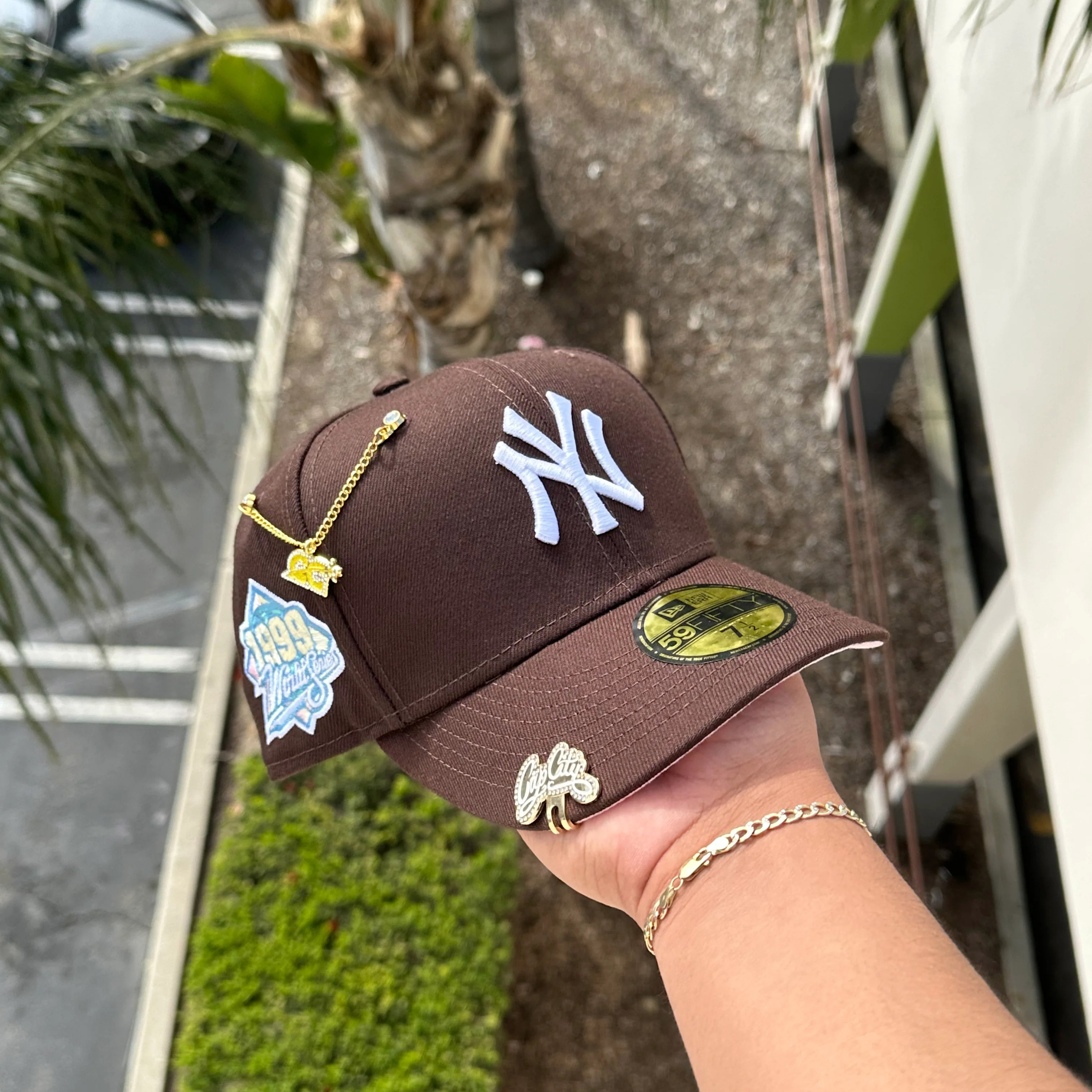 NEW ERA  59FIFTY BROWN/ 1999 WORLD SERIES PATCH