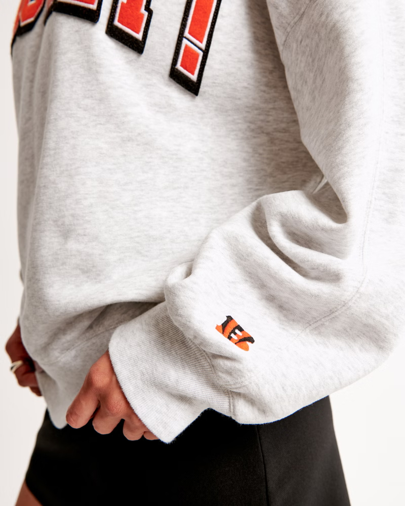 Female fans football team grey heat Graphic Oversized Sunday Crew