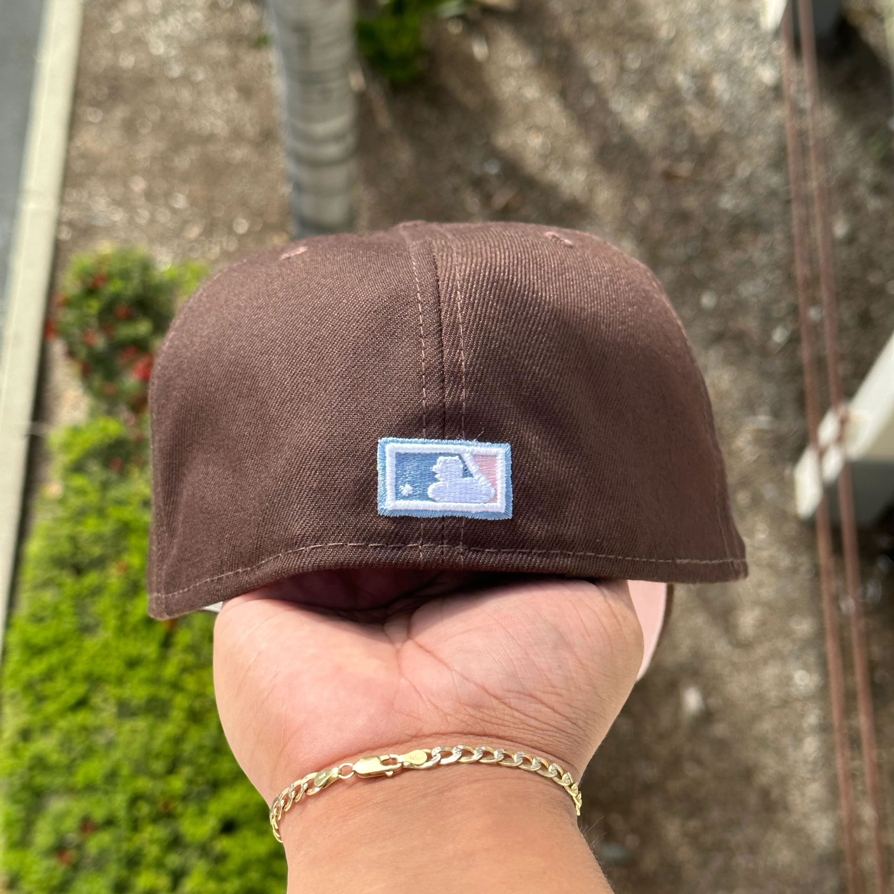 NEW ERA  59FIFTY BROWN/ 1999 WORLD SERIES PATCH