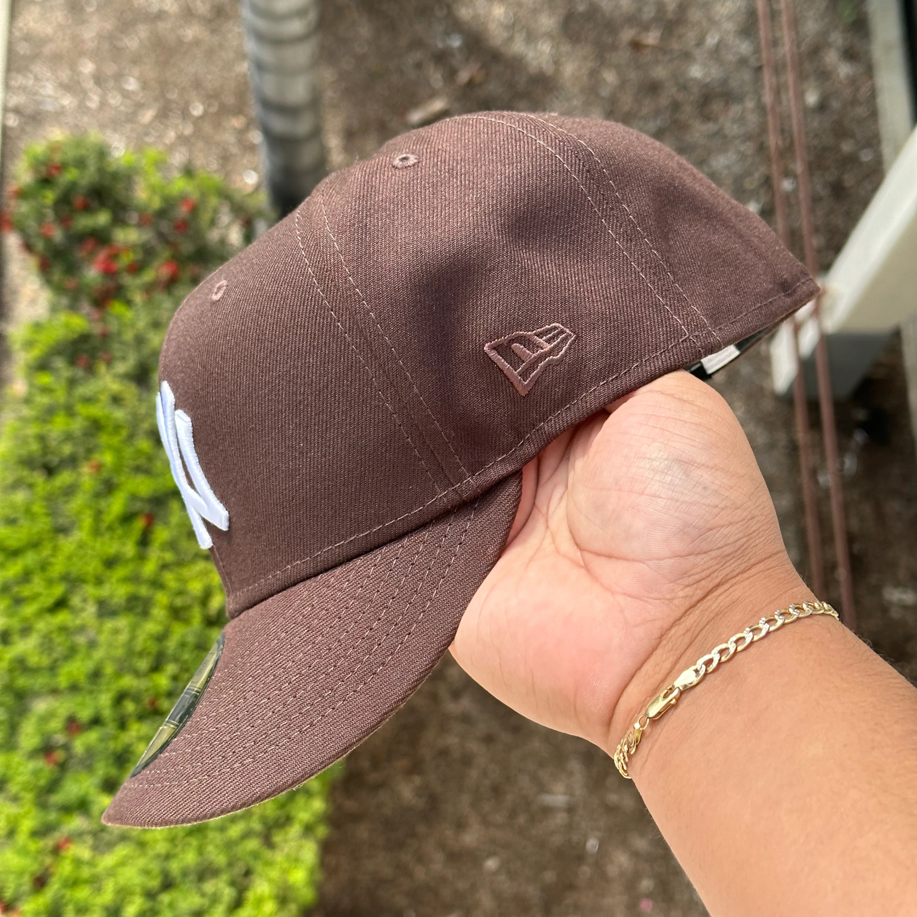 NEW ERA  59FIFTY BROWN/ 1999 WORLD SERIES PATCH