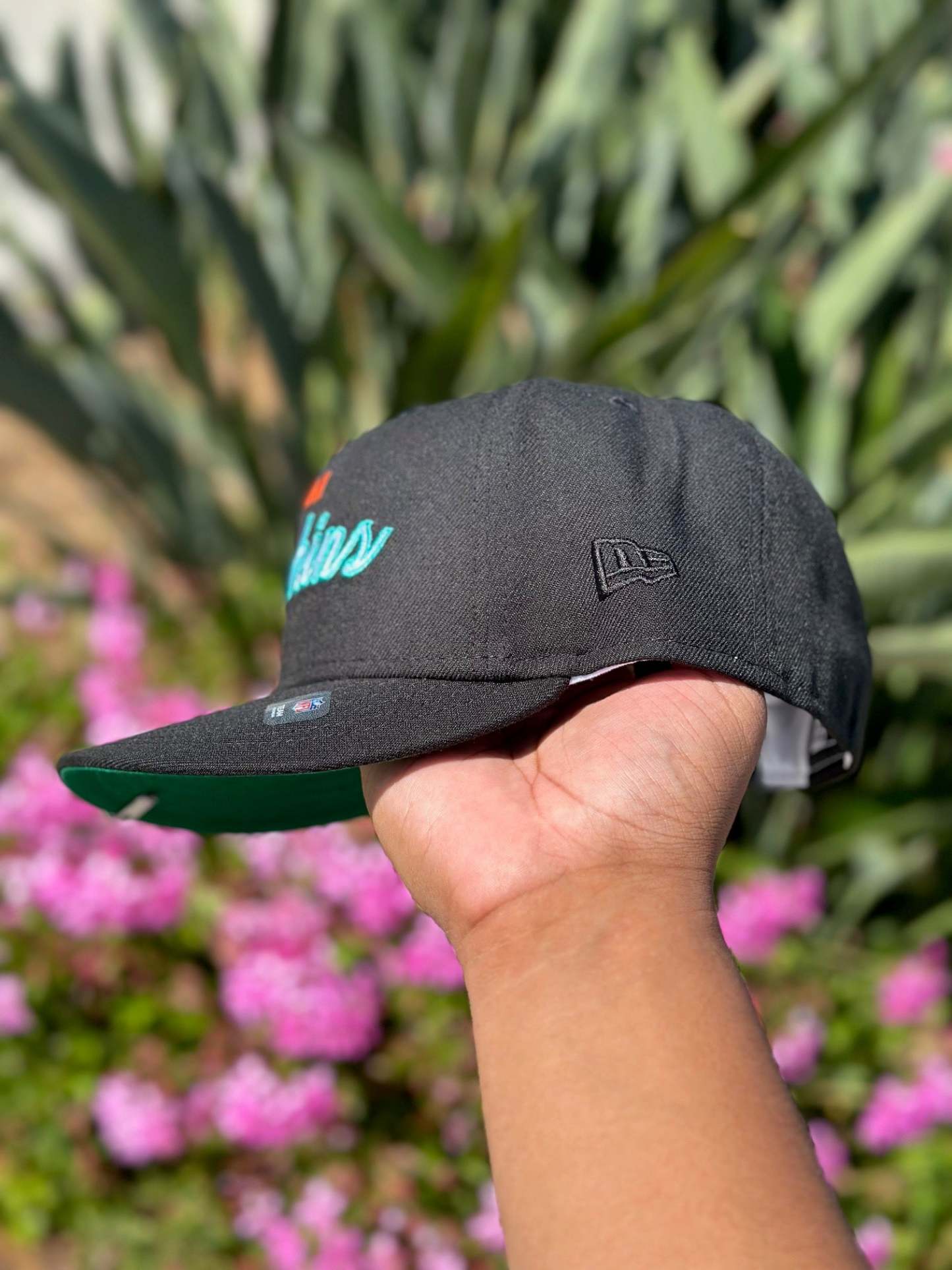NEW ERA EXCLUSIVE 59FIFTY BLACK MIAMI DOLPHINS SCRIPT W/ NFL LOGO SIDE PATCH