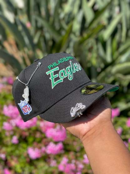 NEW ERA EXCLUSIVE 59FIFTY BLACK PHILADELPHIA EAGLES SCRIPT W/ NFL LOGO SIDE PATCH