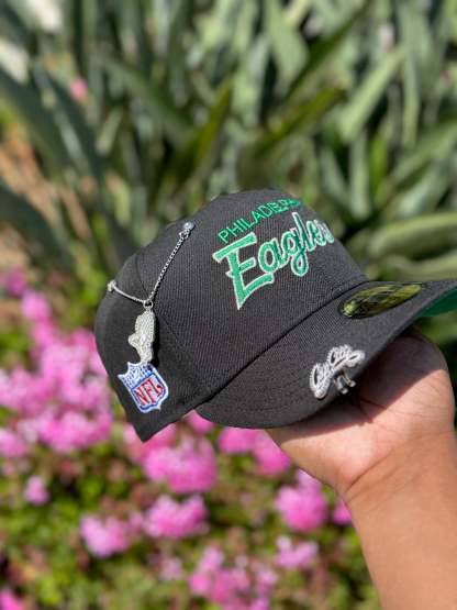 NEW ERA EXCLUSIVE 59FIFTY BLACK PHILADELPHIA EAGLES SCRIPT W/ NFL LOGO SIDE PATCH