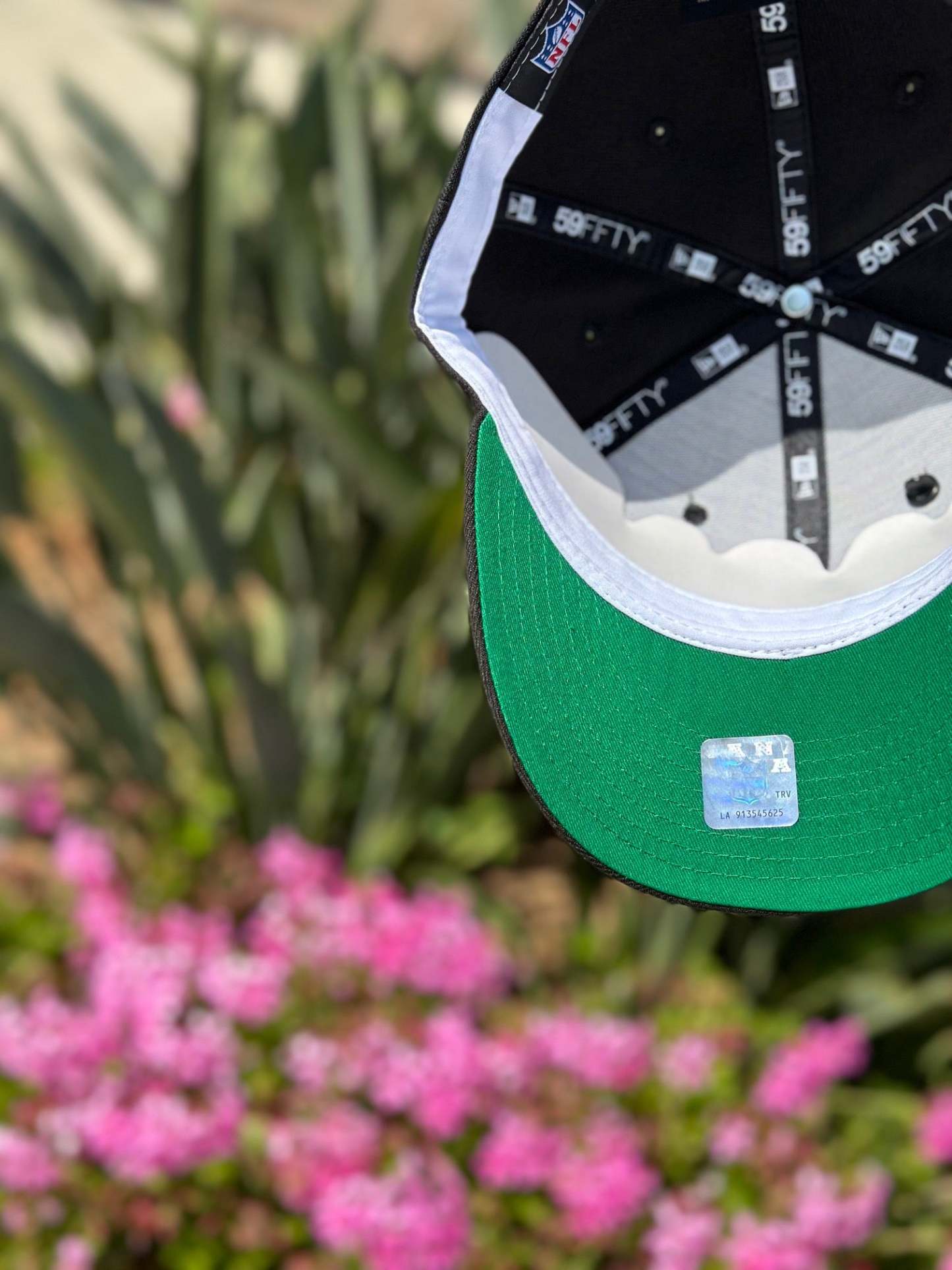 NEW ERA EXCLUSIVE 59FIFTY BLACK PHILADELPHIA EAGLES SCRIPT W/ NFL LOGO SIDE PATCH