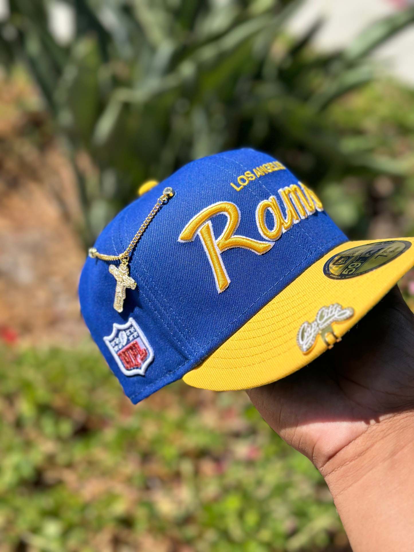 NEW ERA EXCLUSIVE 59FIFTY BLUE/YELLOW LOS ANGELES RAMS SCRIPT W/ NFL LOGO SIDE PATCH