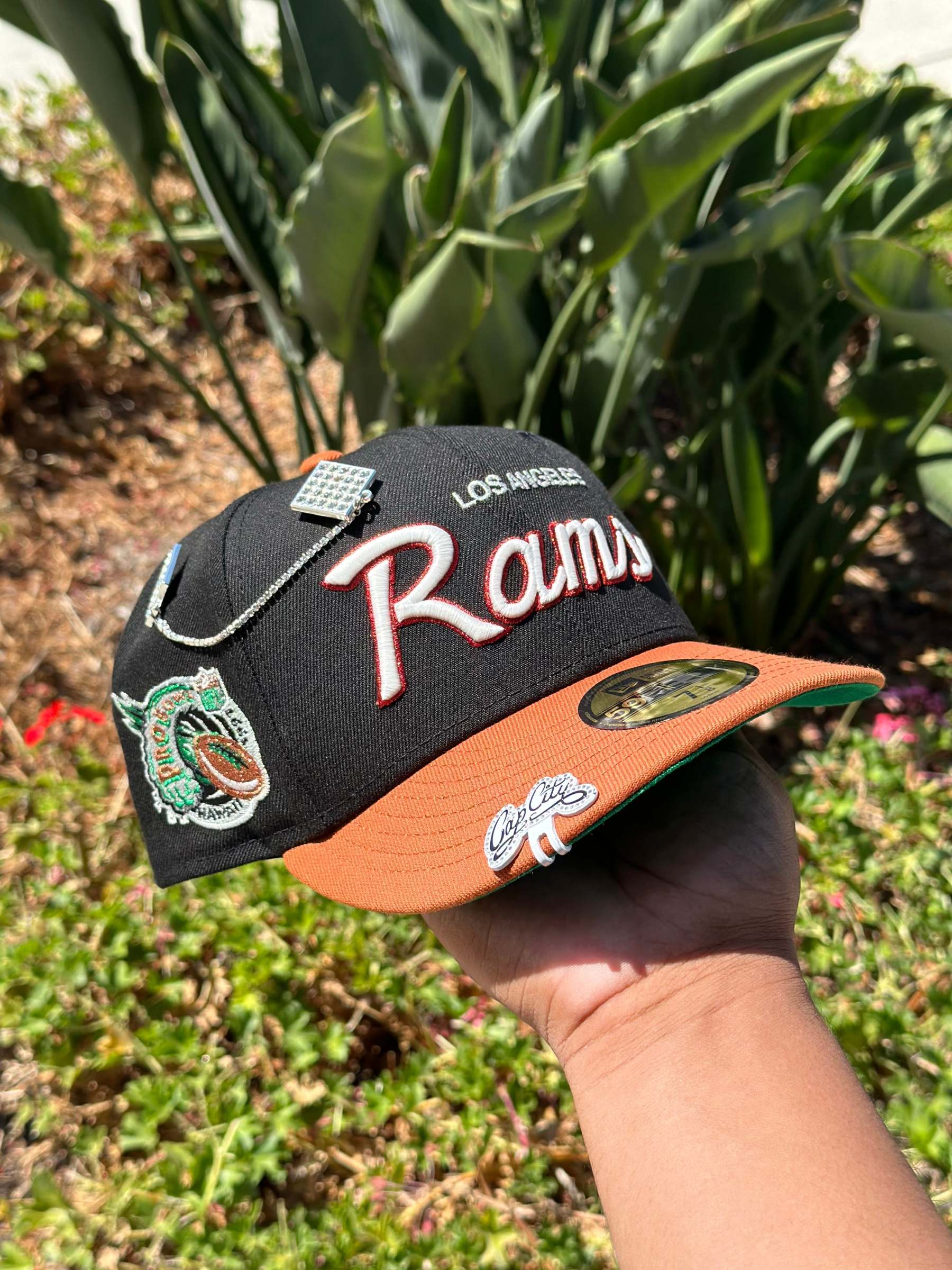 NEW ERA EXCLUSIVE 59FIFTY BLACK/RUST LOS ANGELES RAMS SCRIPT W/ NFL LOGO PATCH