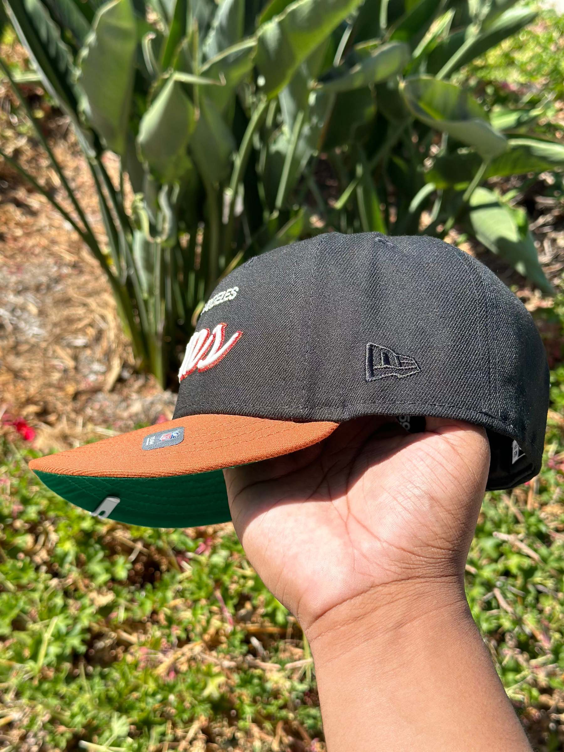 NEW ERA EXCLUSIVE 59FIFTY BLACK/RUST LOS ANGELES RAMS SCRIPT W/ NFL LOGO PATCH