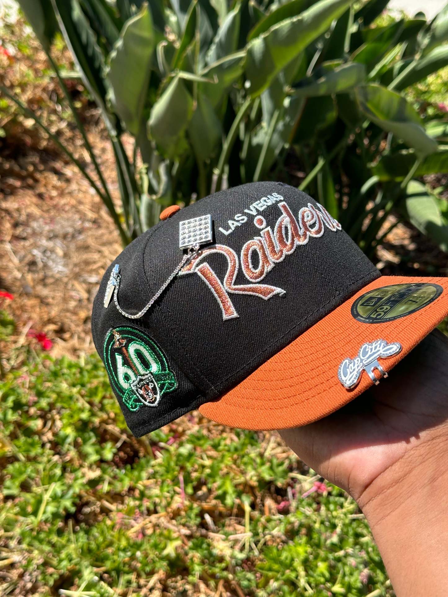 NEW ERA EXCLUSIVE 59FIFTY BLACK/RUST LAS VEGAS RAIDERS SCRIPT W/ 60TH ANNIVERSARY SIDE PATCH