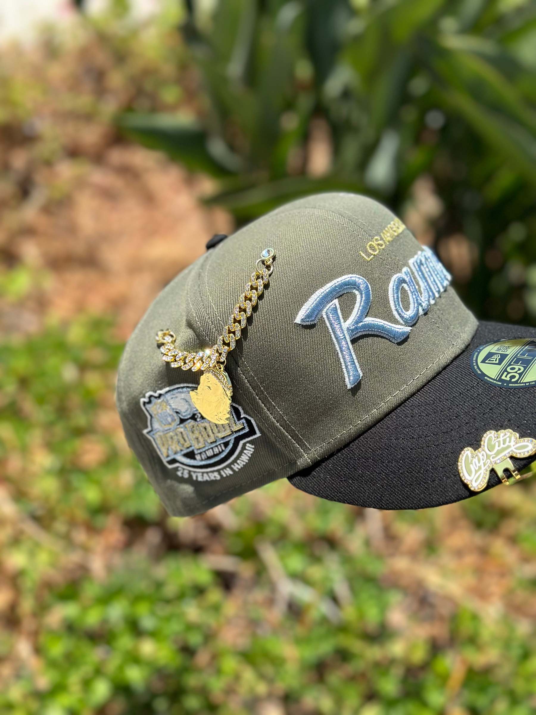 NEW ERA EXCLUSIVE 59FIFTY OLIVE GREEN/BLACK LOS ANGLES RAMS SCRIPT W/ 2004 PRO BOWL SIDE PATCH