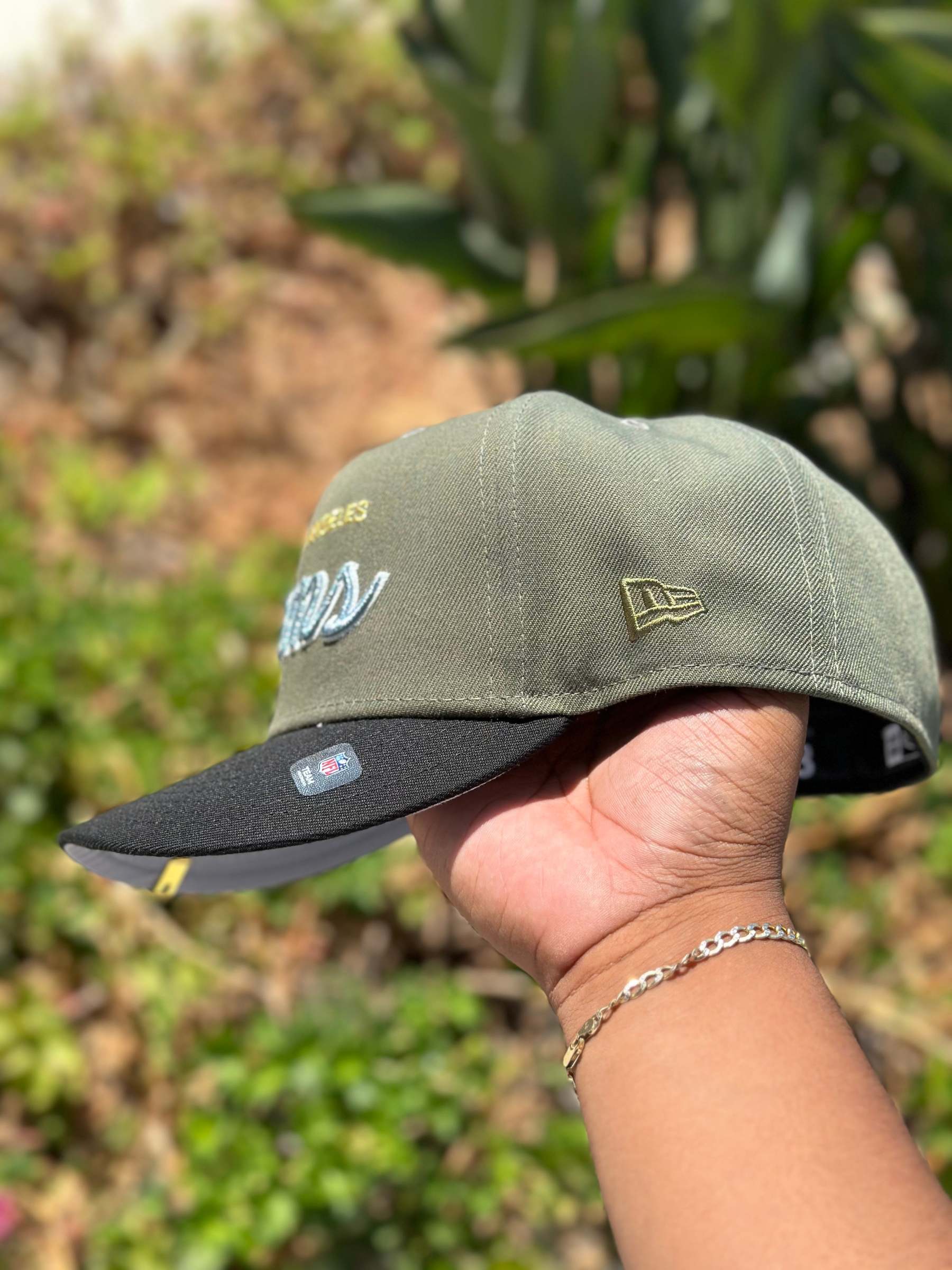 NEW ERA EXCLUSIVE 59FIFTY OLIVE GREEN/BLACK LOS ANGLES RAMS SCRIPT W/ 2004 PRO BOWL SIDE PATCH