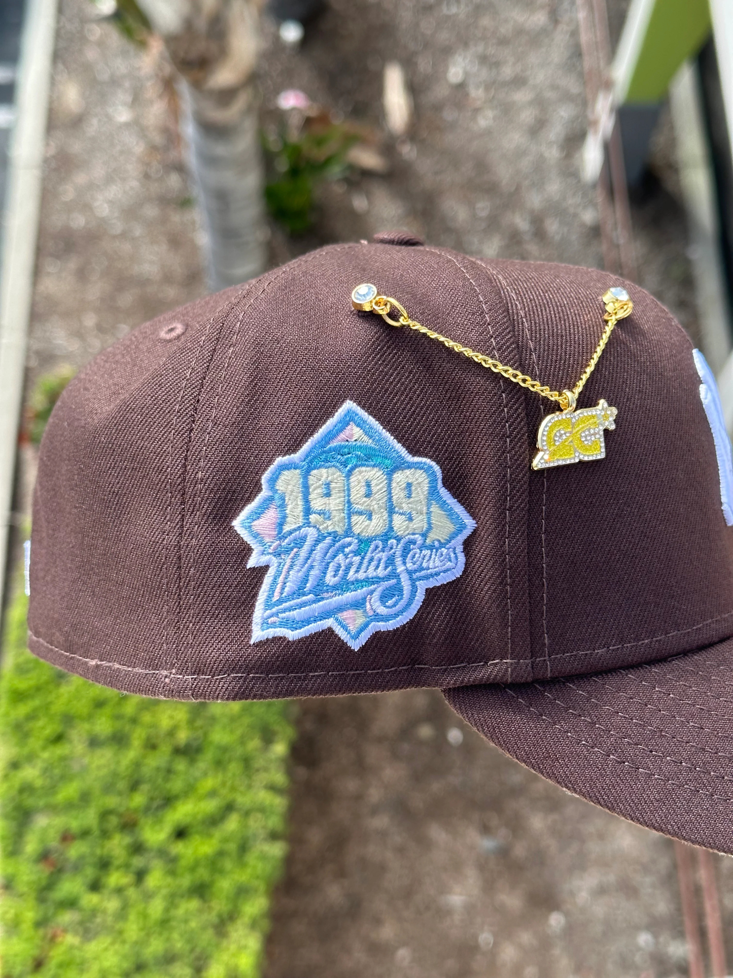 NEW ERA  59FIFTY BROWN/ 1999 WORLD SERIES PATCH