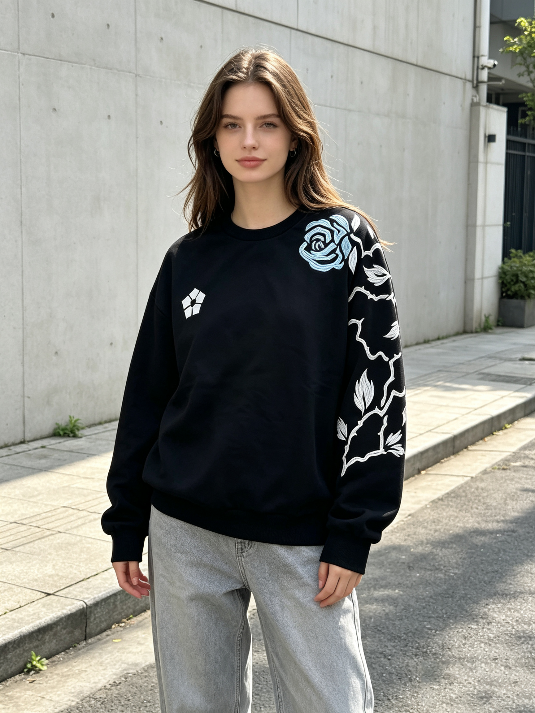 ROYAL EMBLEM CREWNECK