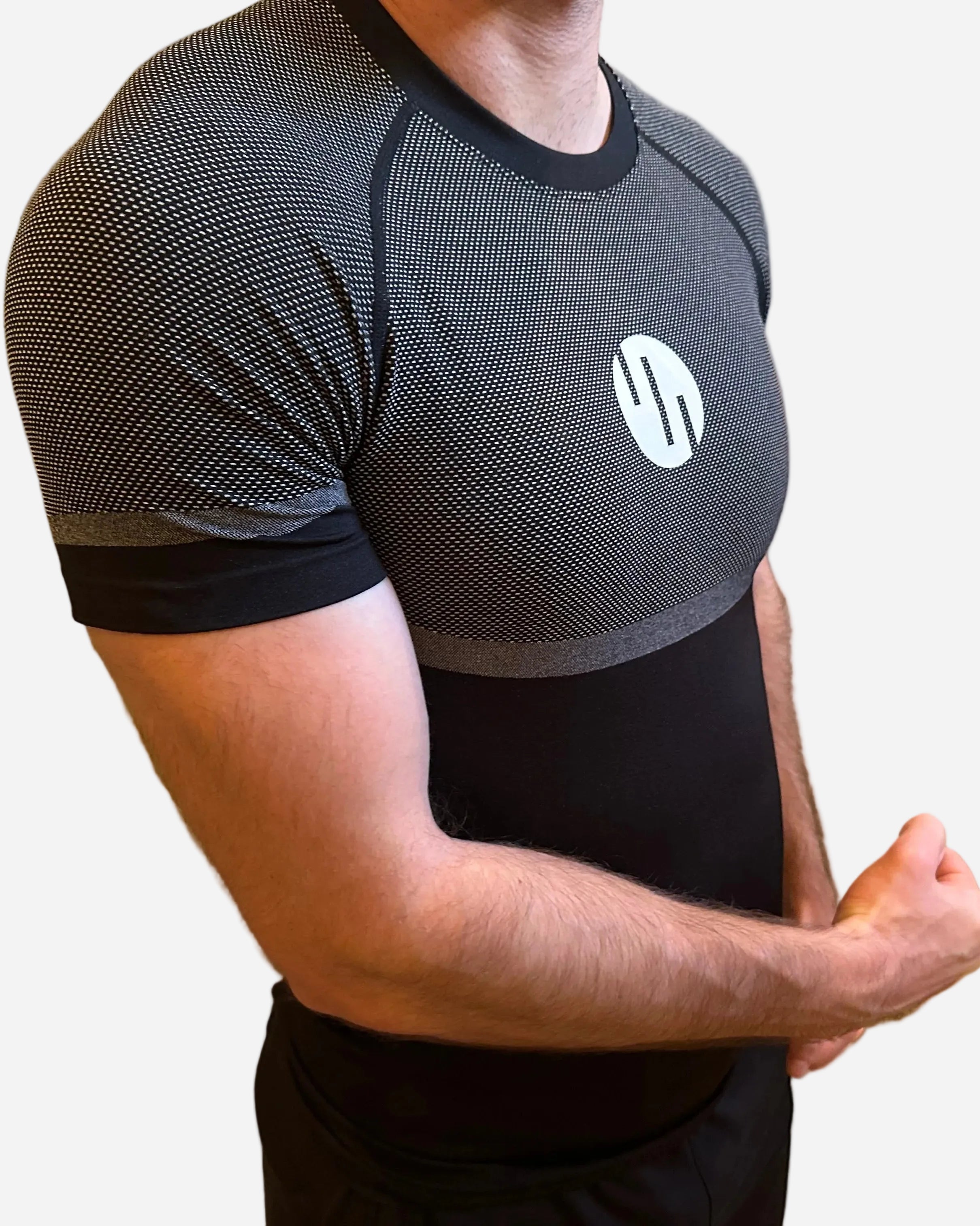 SEAMLESS COMPRESSION SHIRT
