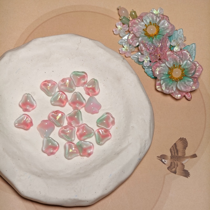 Glass petal deposit