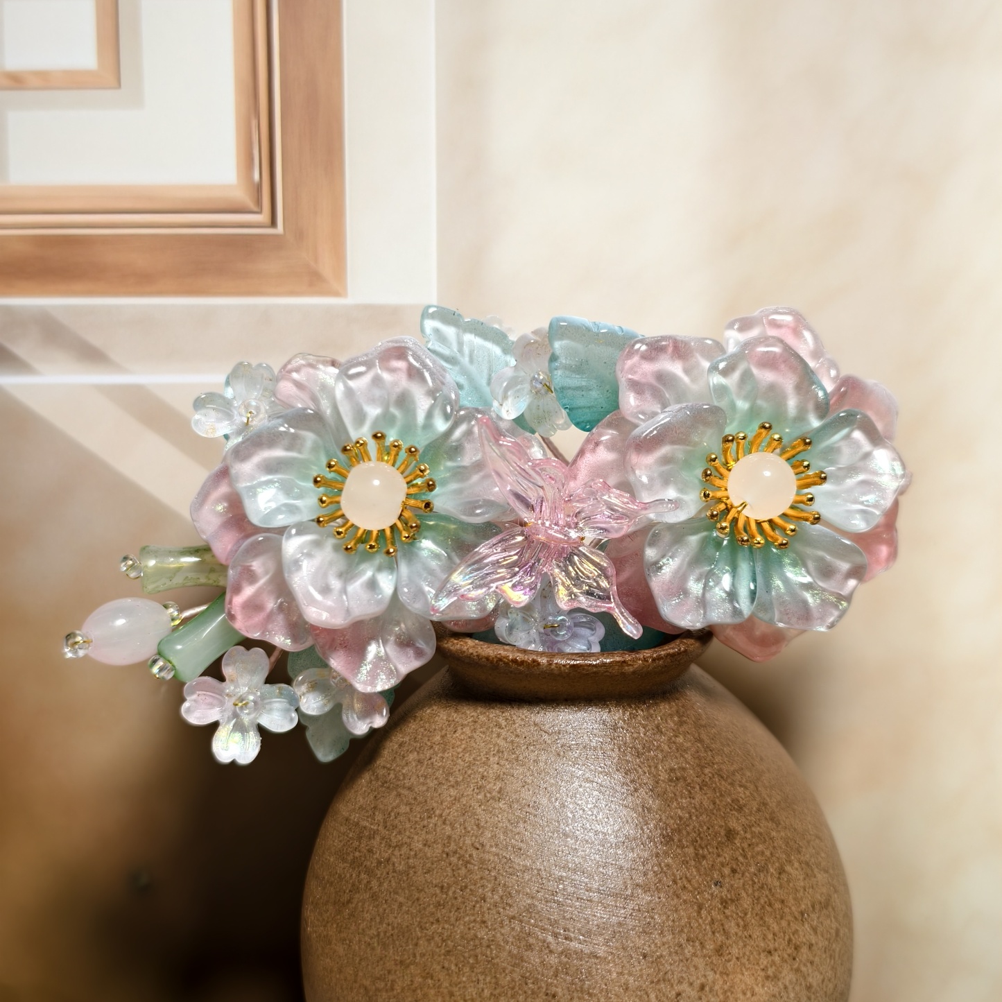 Glass petal hairpin