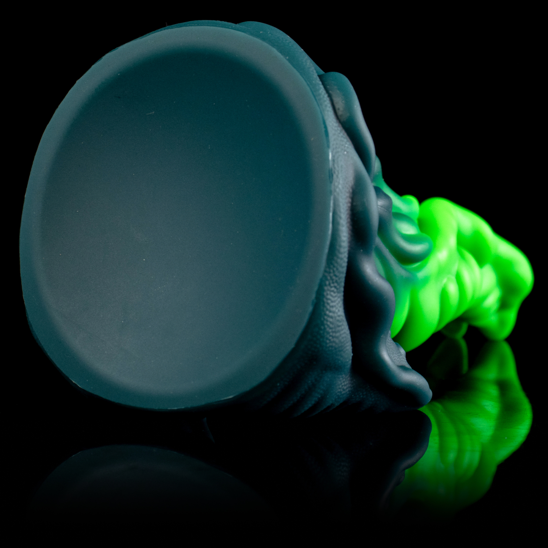 Glow Ripper - Split-Tip Mandible Bioluminescent Alien Dildo | Korym