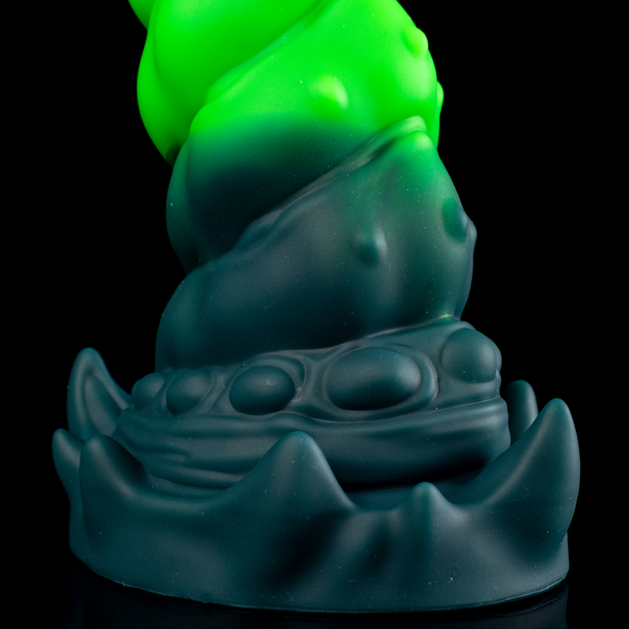Glow Spore - Spiral Growth Textured Bioluminescent Alien Dildo | Korym