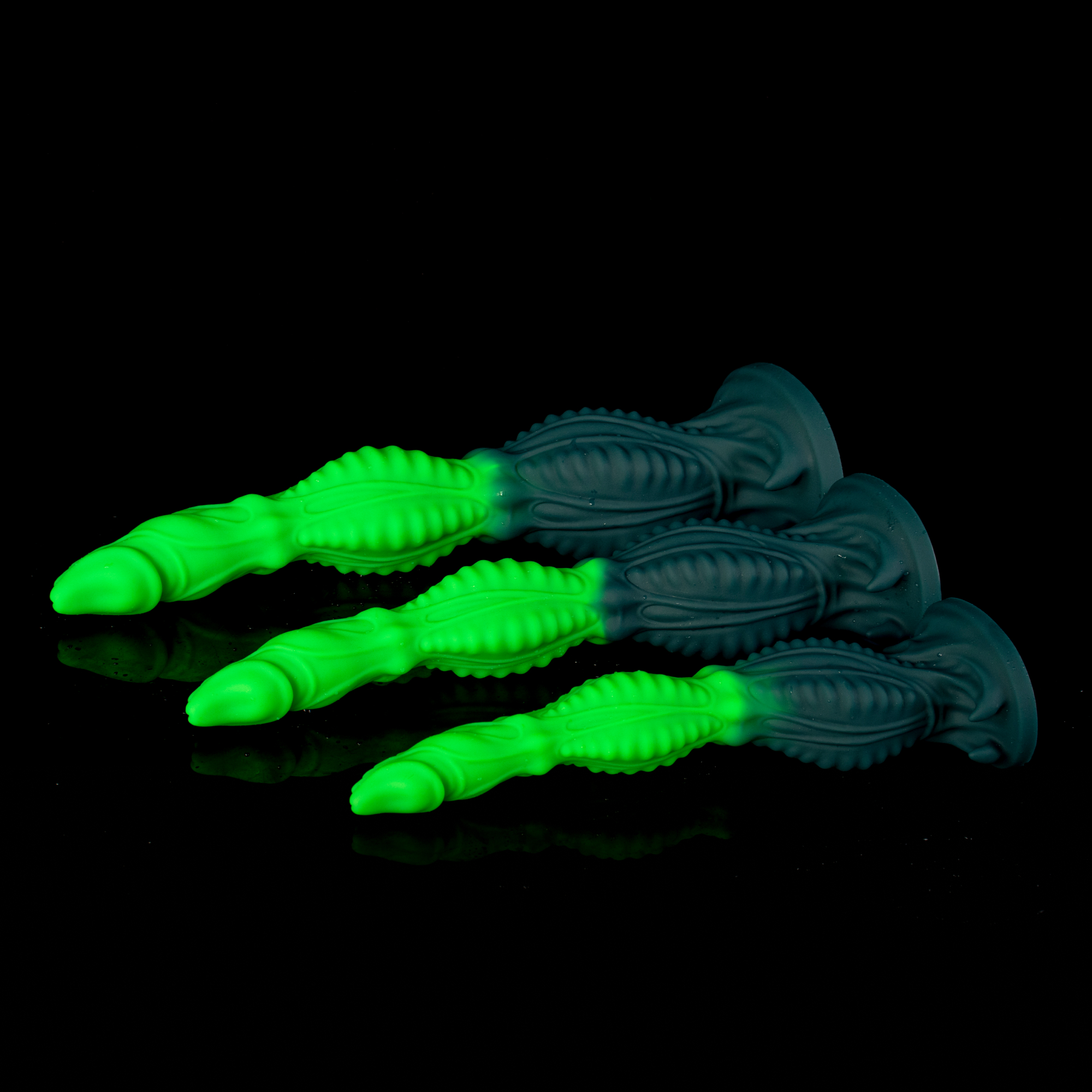 Glow Tyrant - Segmented Extra-Long Bioluminescent Alien Dildo | Korym