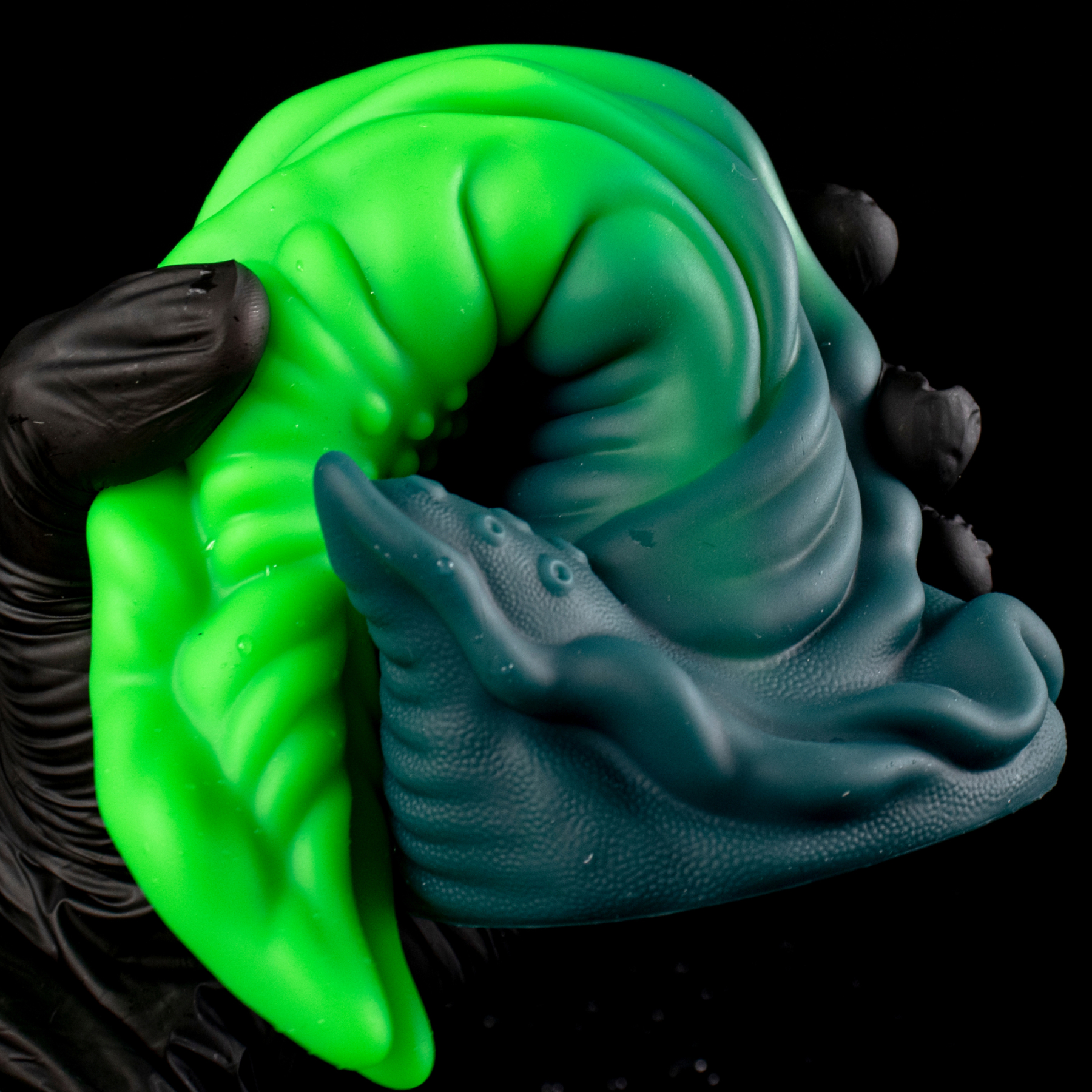 Glow Ripper - Split-Tip Mandible Bioluminescent Alien Dildo | Korym