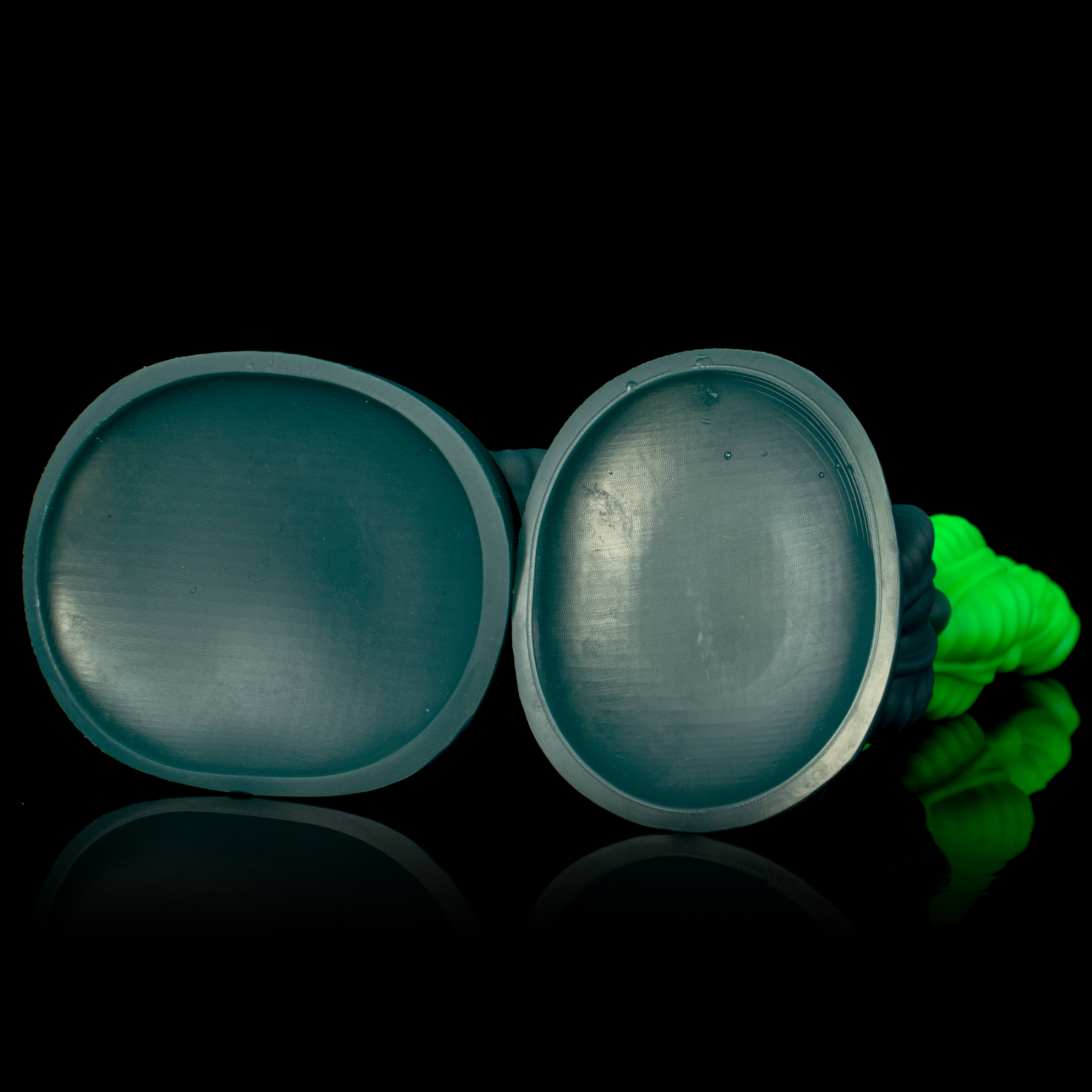 Glow Tyrant - Segmented Extra-Long Bioluminescent Alien Dildo | Korym