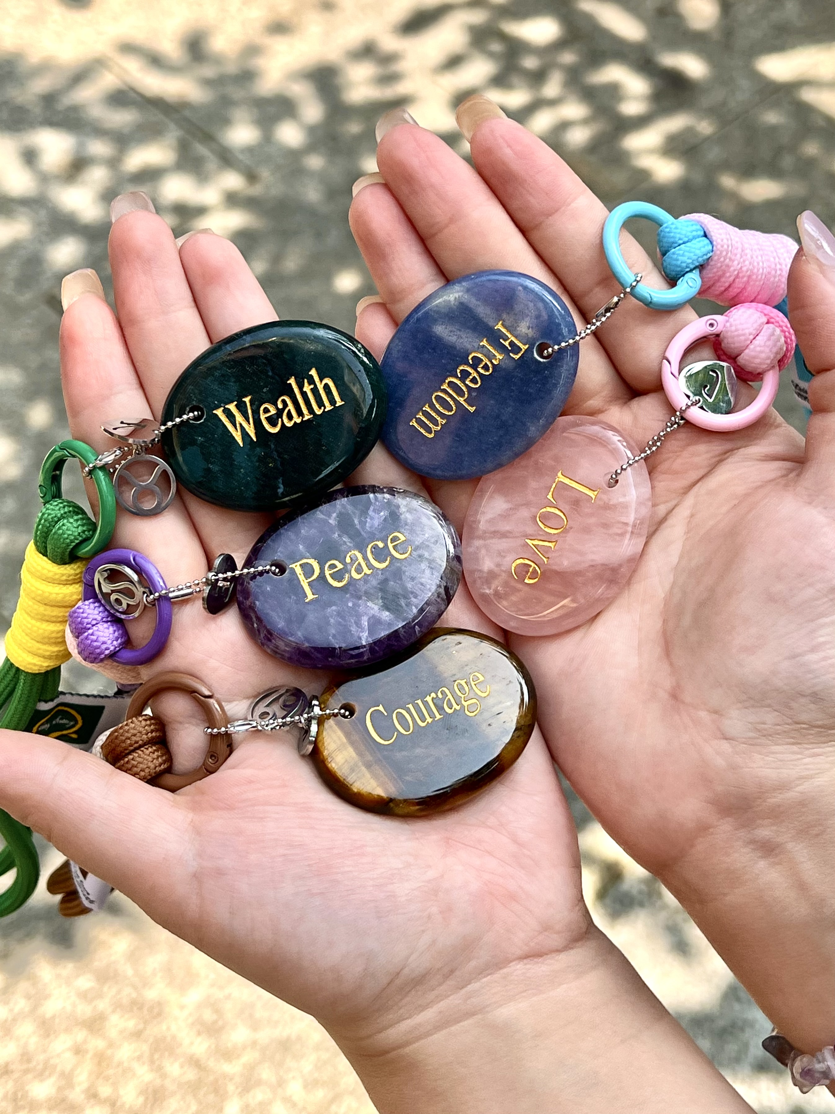 【Customizable】Palm Stone Energy Pendant