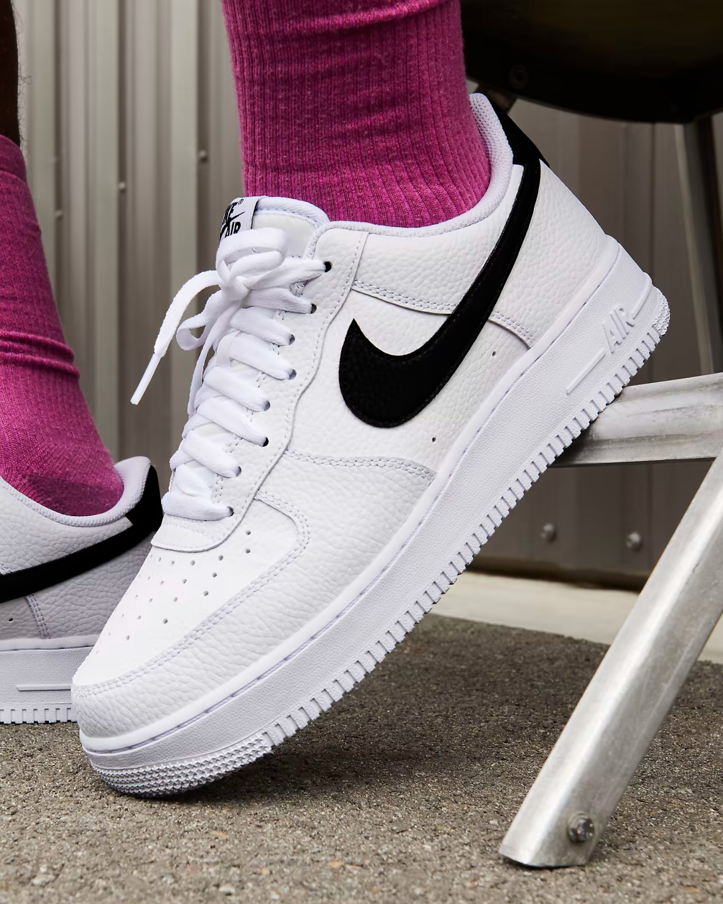 Nithtke Air Force 1 '07 White Black Pebbled Leather