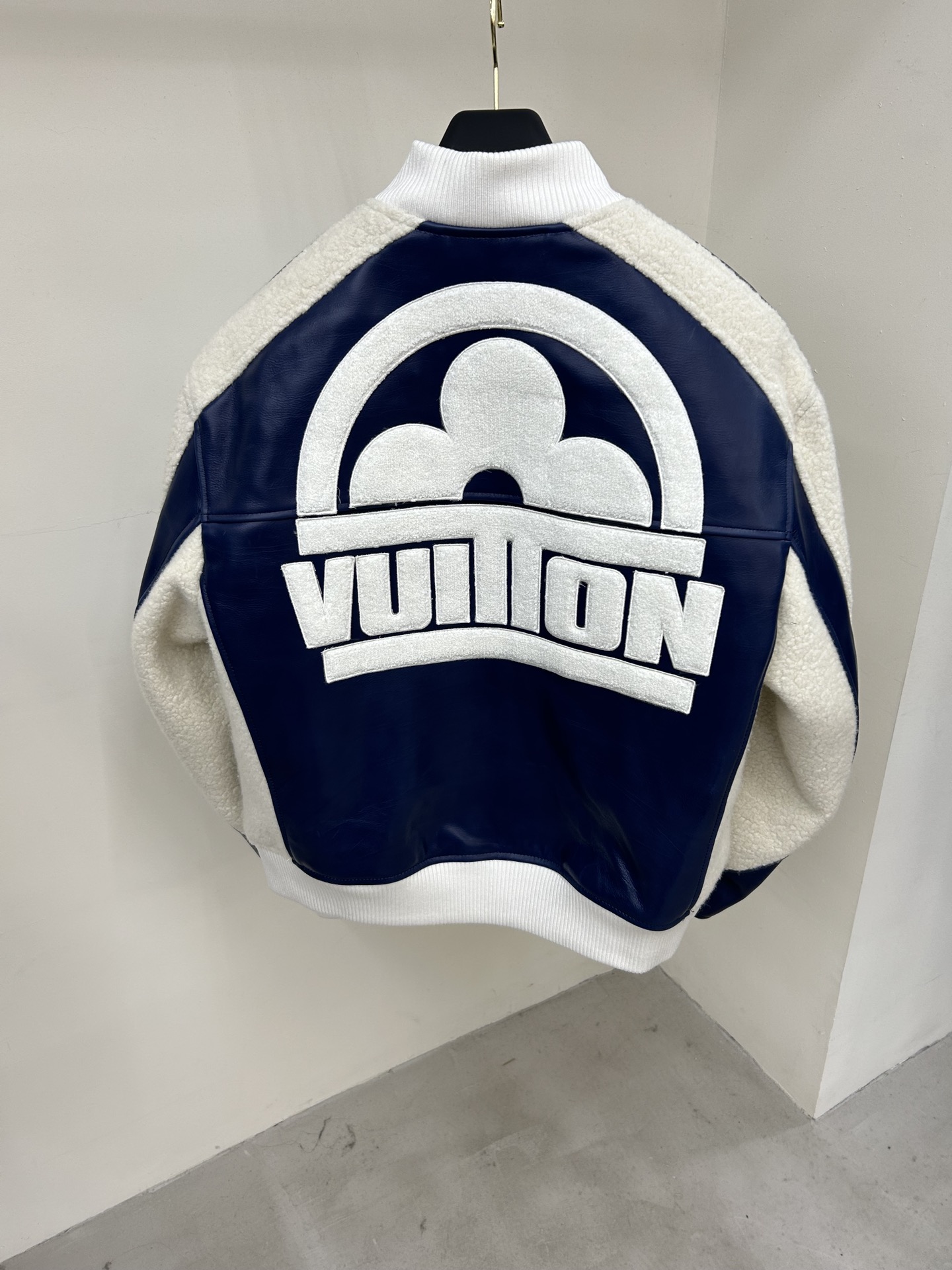L Jacket 0023