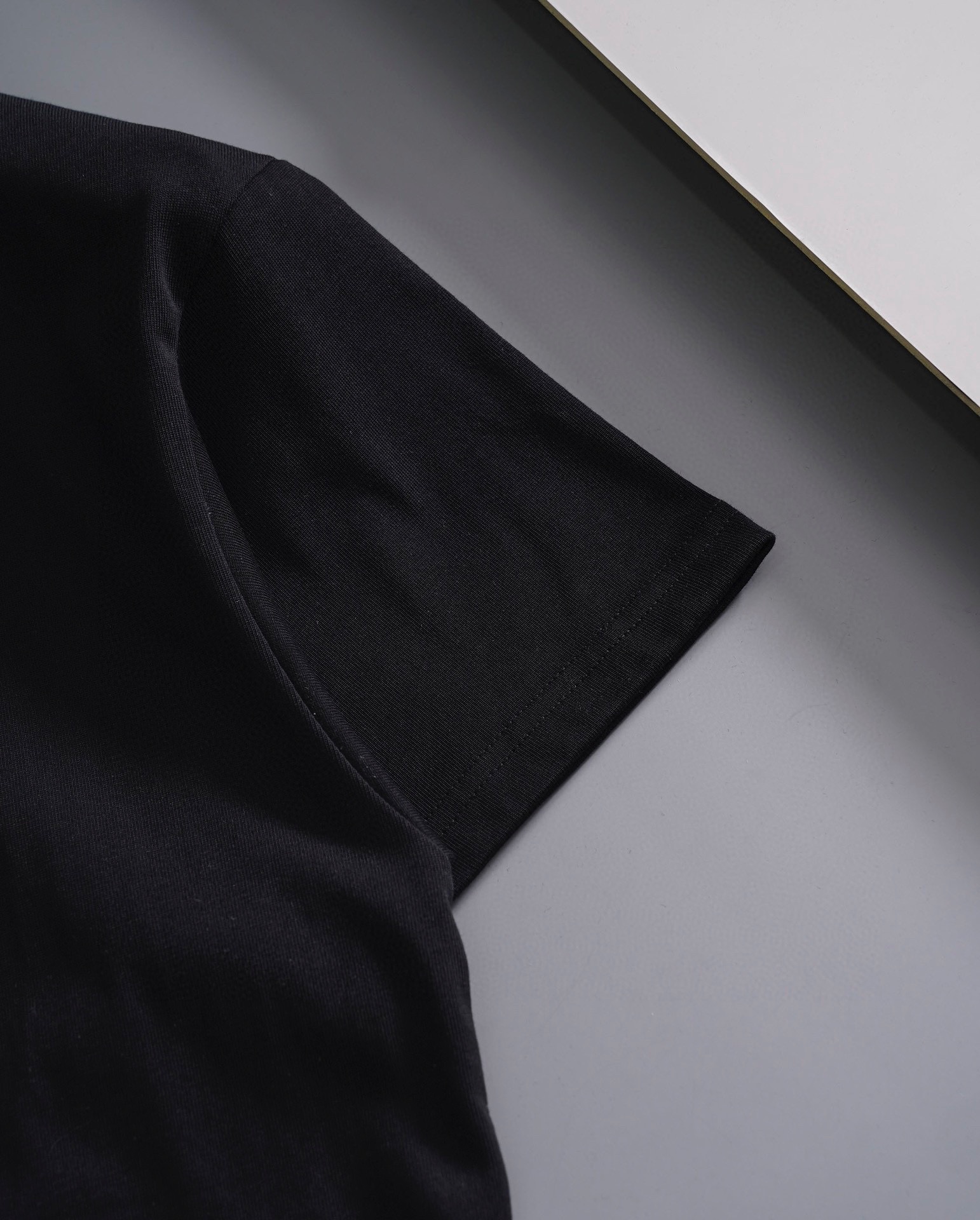 BB Round neck short sleeves with logo appliqué on the chest