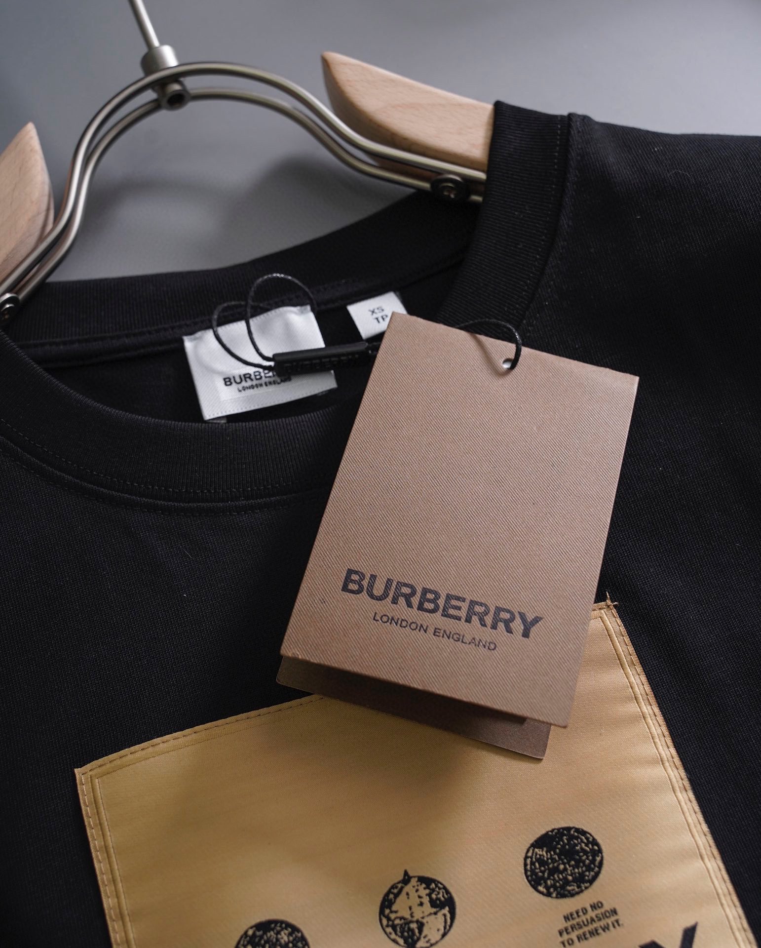 BB Round neck short sleeves with logo appliqué on the chest