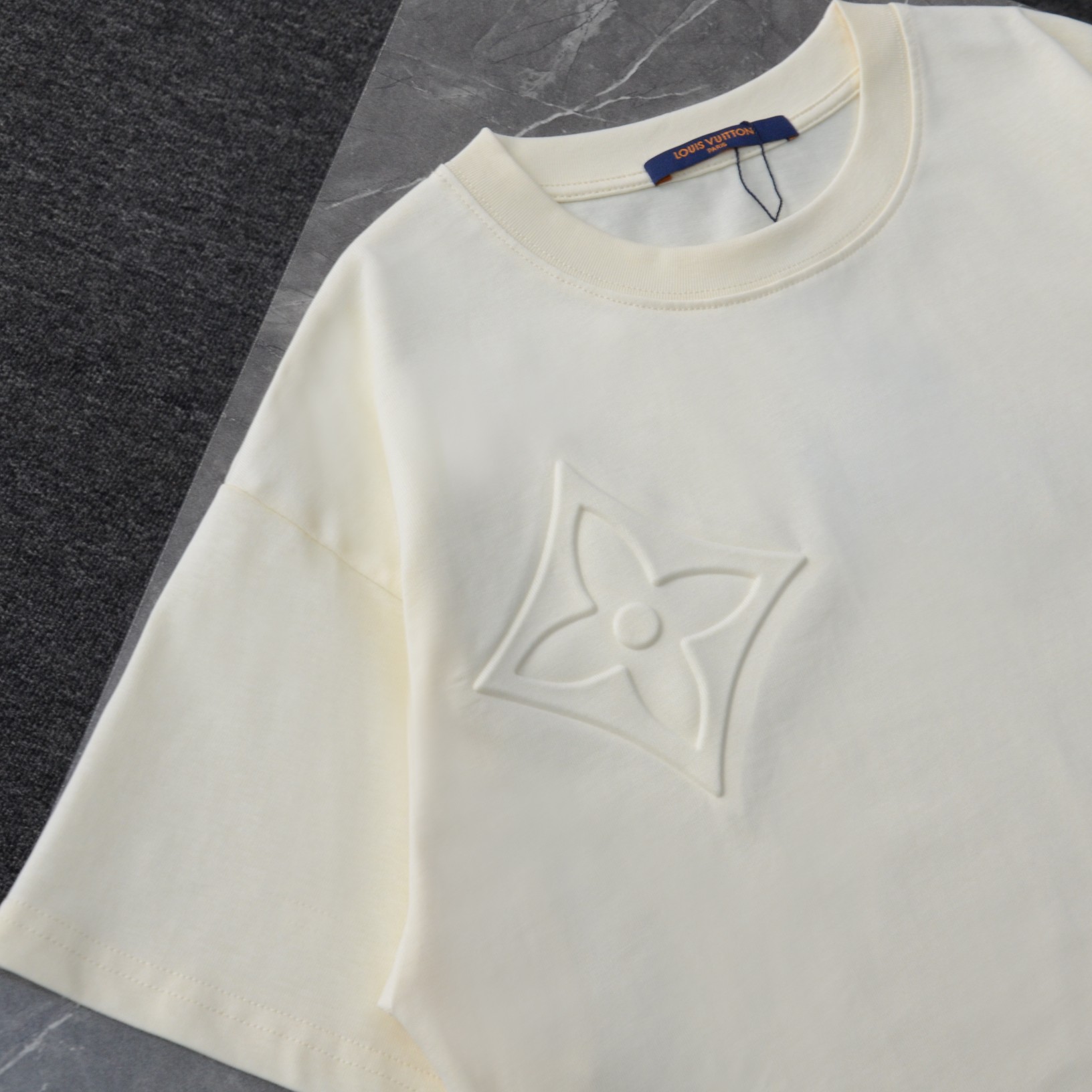L T-shirt 011