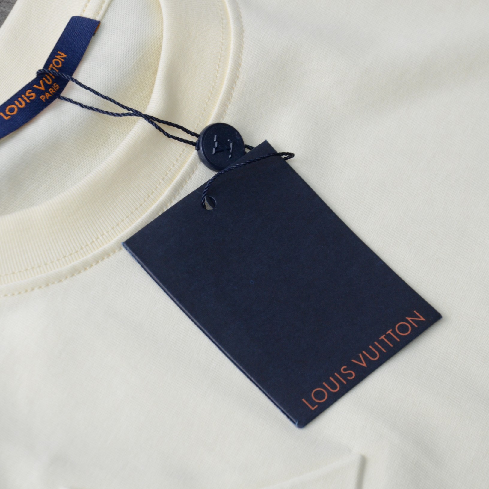 L T-shirt 011