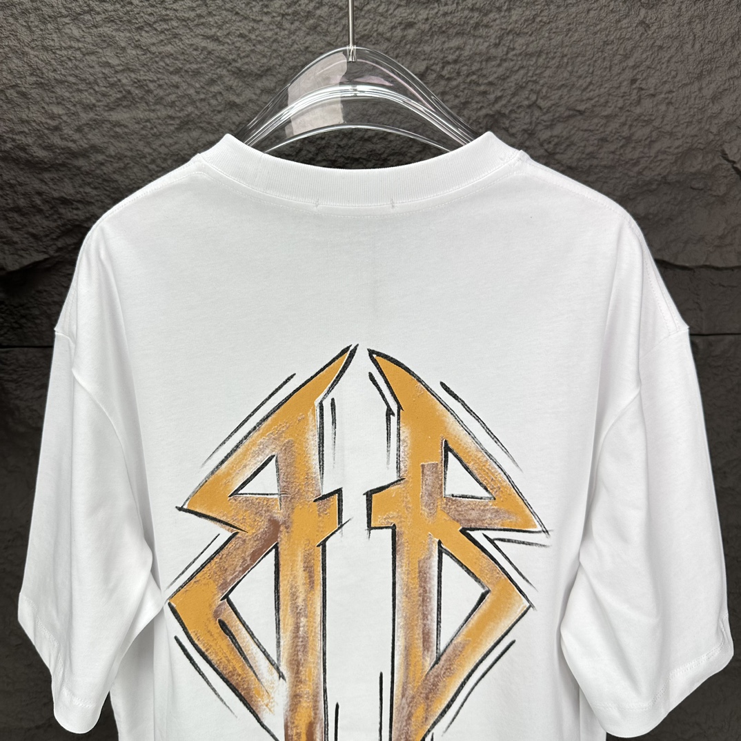B T-shirt 0203
