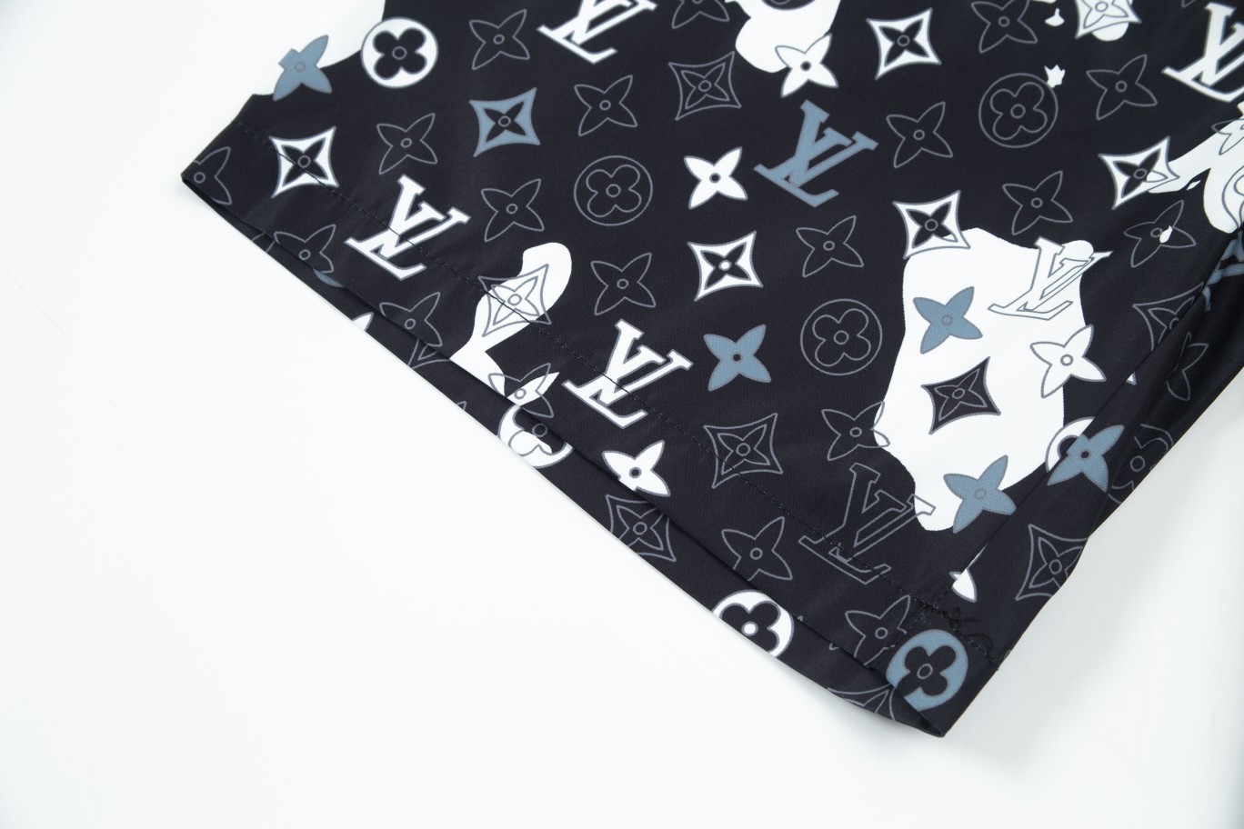 LV Shorts 0011