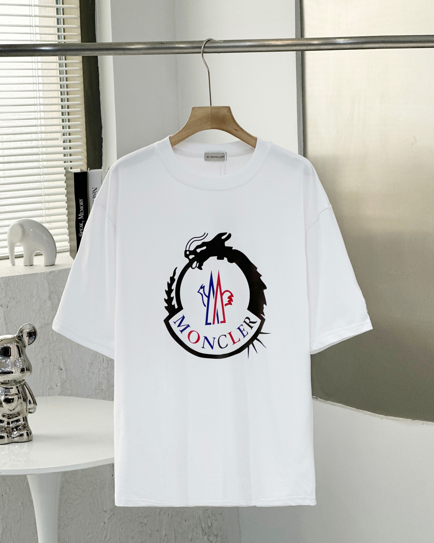 Mon New Arrival T-shirt 0010