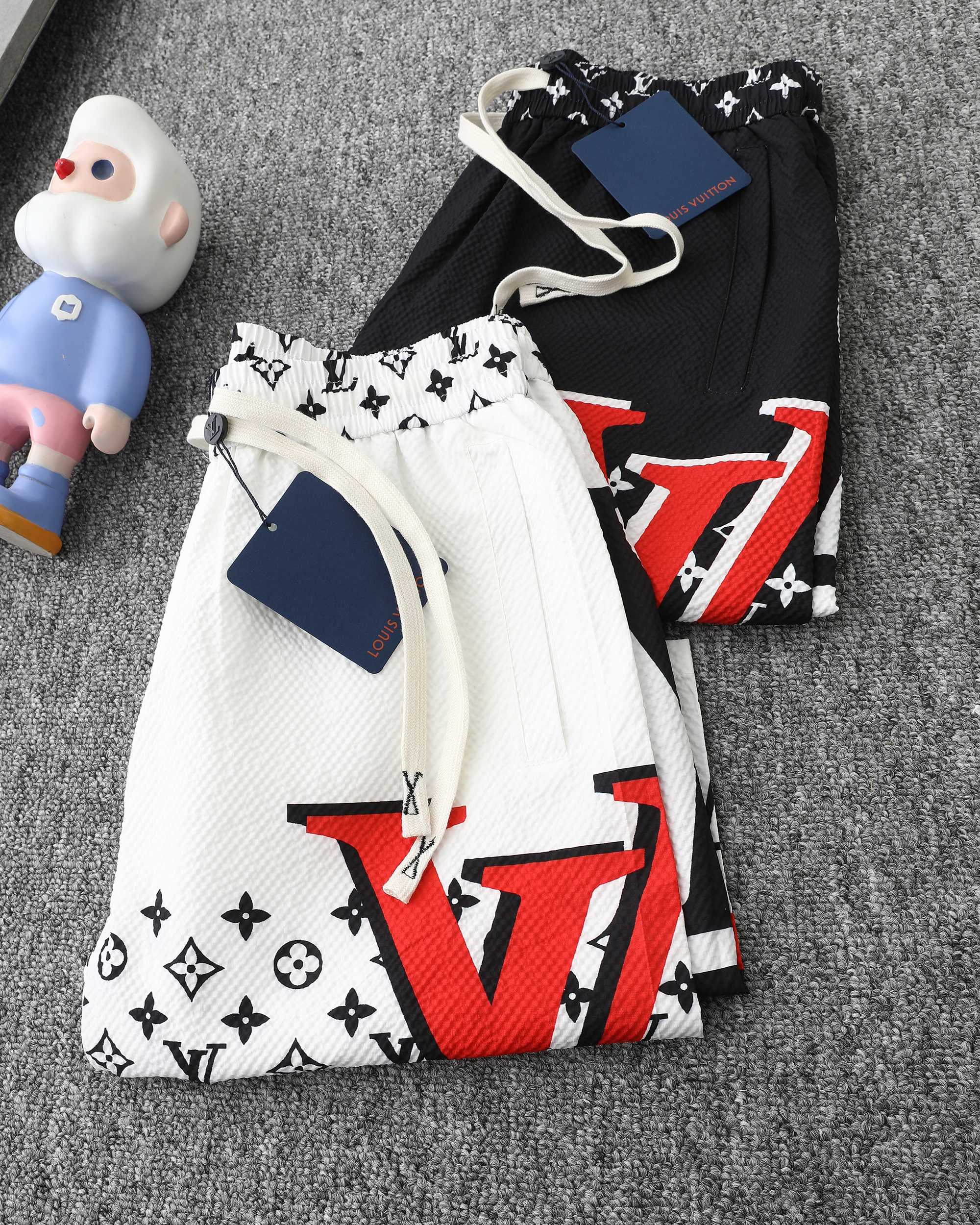 Louis new arrival 25SS  short 0060