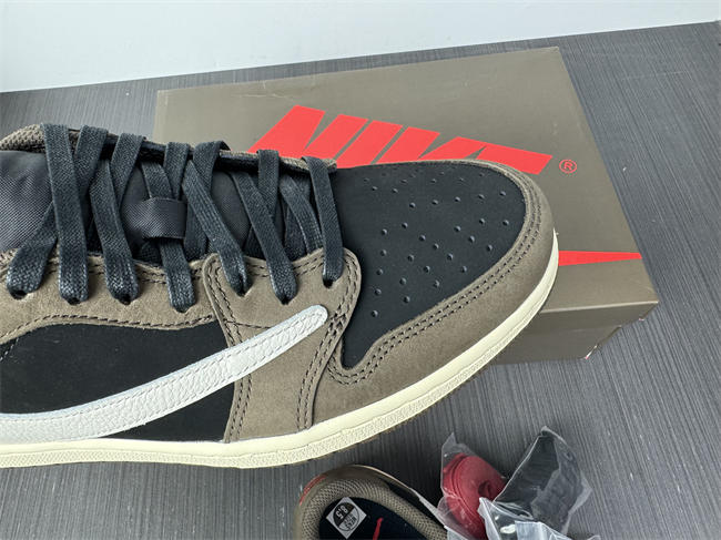 Jordan1 Retro OG SP Travis Scott CQ4277-001